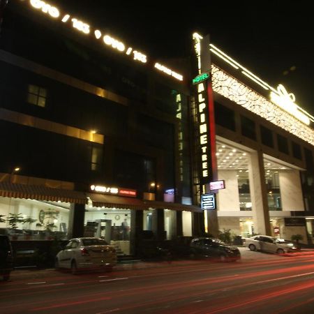 Hotel Alpine Tree Neu-Delhi Exterior foto