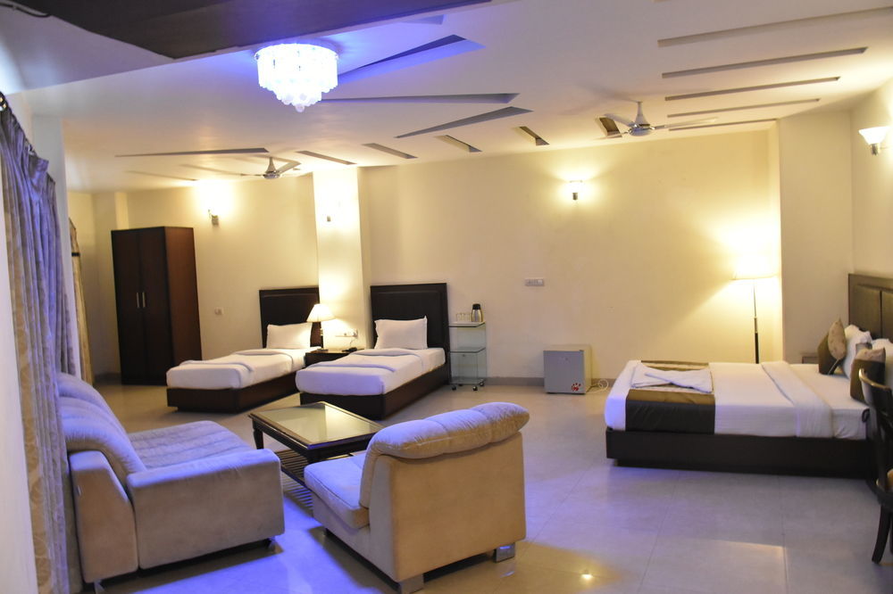 Hotel Alpine Tree Neu-Delhi Exterior foto